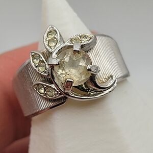 18K GE Silver Plate Ring Crystal Rhinestone Flower Detail Size 5.5